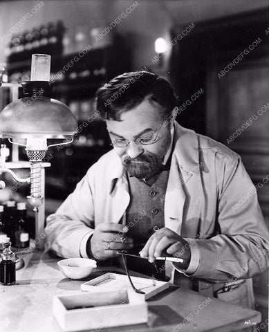 Edward G. Robinson in the laboratory film Dr. Ehrlich's Magic Bullet 337-07