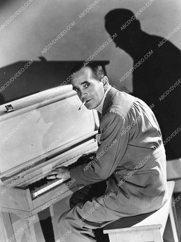 Al Jolson sitting at the piano 791-33