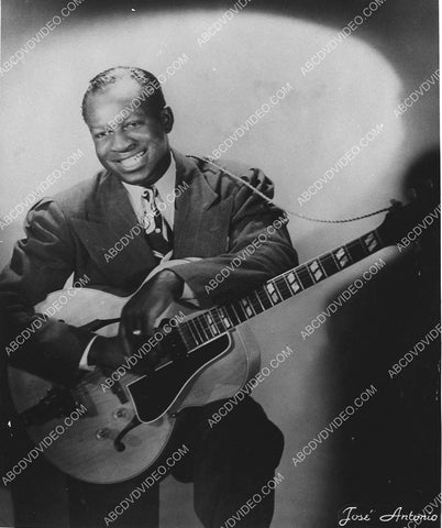 music guitarist Jimmy Liggins portrait 967-25
