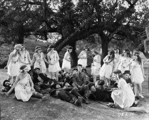 Al St John and a cast of beauties silent short Happy Pest 1996-19