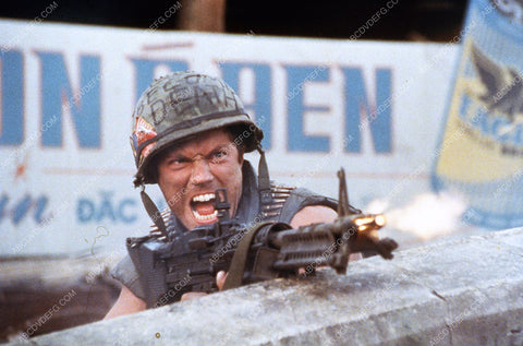 Adam Baldwin and his machine gun film Full Metal Jacket 35m-3030