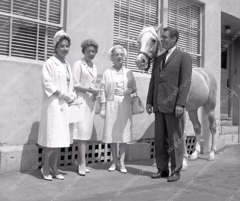 Alan Young Mister Ed behind the scenes studio backlot TV Mr. Ed 45bx01-04