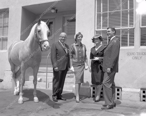 Alan Young Mister Ed behind the scenes studio backlot TV Mr. Ed 45bx01-06