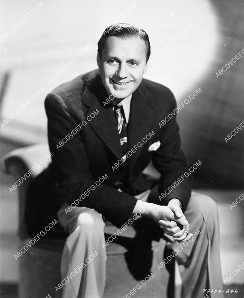 Jack Benny portrait 4894-04 – ABCDVDVIDEO