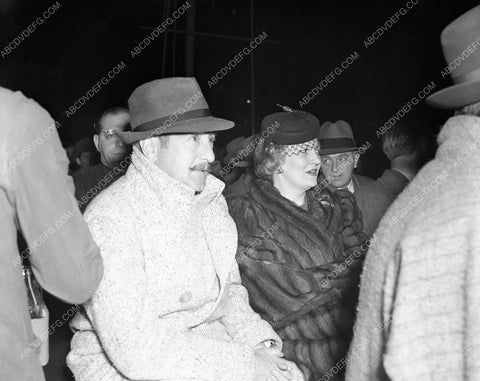Adolphe Menjou others attend boxing match Hollywood Legion Stadium 4b09-165