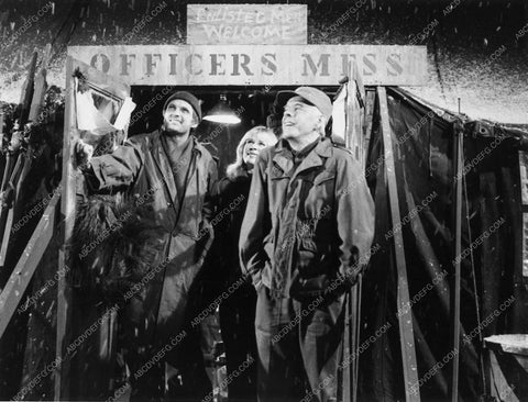 Alan Alda Loretta Switt Harry Morgan TV show MASH 7016-30