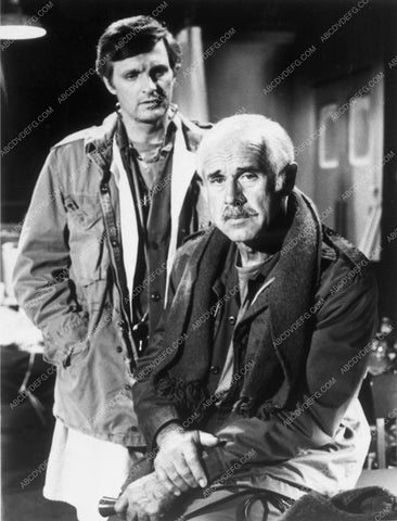 Alan Alda TV show MASH 9077-13