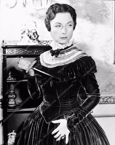 Agnes Moorehead means business with that dagger 8b20-1786