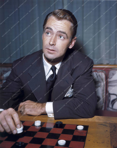Alan Ladd playing a little checkers 8b20-1844