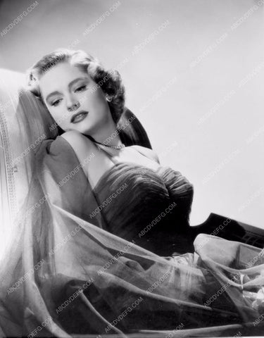 Alexis Smith glamour portrait 8b20-1883