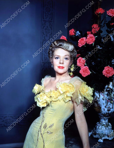 Alice Faye and a vase of roses 8b20-1900