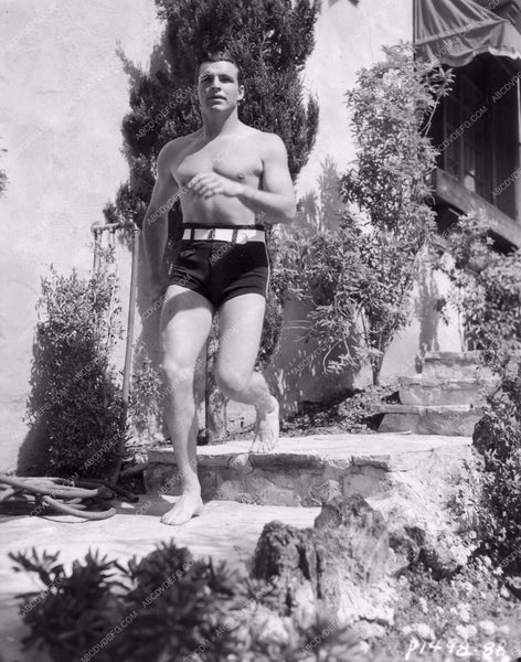 8b20-6996 Buster Crabbe showing off beefcake physique 8b20-6996 8b20-6996