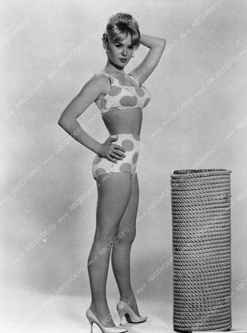 super sexy Joey Heatherton in polka dot bikini and heels 410-12 - 0410-012