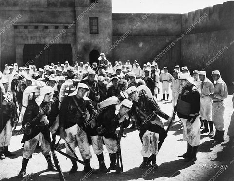 Stan Laurel Oliver Hardy and the cast film Sons of the Desert 425-20 - 0425-020