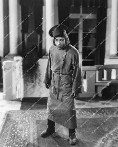 Lon Chaney Sr - 1927 silent film Mockery - 0426-030