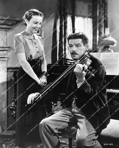 Paul Muni & Jane Bryan – film We Are Not Alone - 0428-028