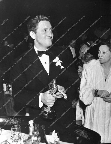 Spencer Tracy at Academy awrads with Oscar statue 1938 - 0430-002