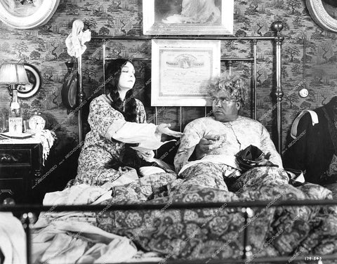 Zasu Pitts, Gibson Gowland - 1924 silent film Greed - 0430-035