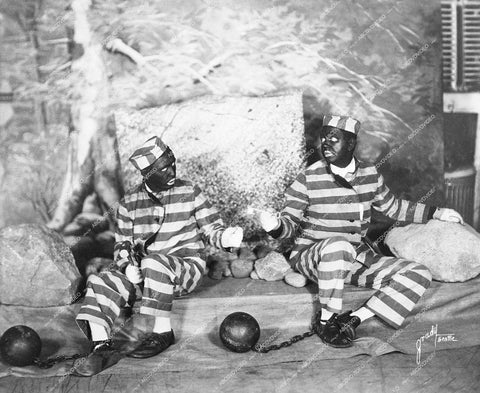 Moran & Mack - George Moran, Charles Mack on the chain gang - 1930 film Anybody's War - 0433-011