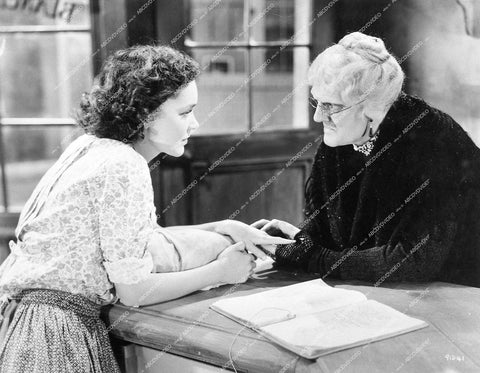 Lionel Barrymore, Maureen O'Sullivan - 1936 film The Devil Doll - 0433-015