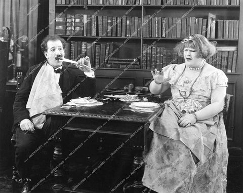 Babe London, Hank Mann - 1926 silent film The Boob - 0433-017