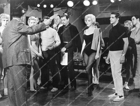 Marilyn Monroe, Frankie Vaughn - 1960 film Let's Make Love - 0433-025