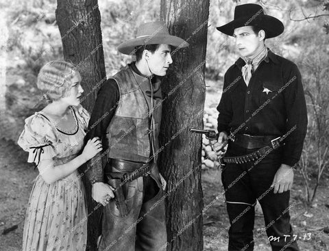Tom Tyler, Raymond Keane, Adele Lacy - 1932 film Vanishing Men - 0433-032