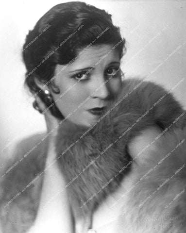 silent film star Olive Borden in fur boa - 0436-008