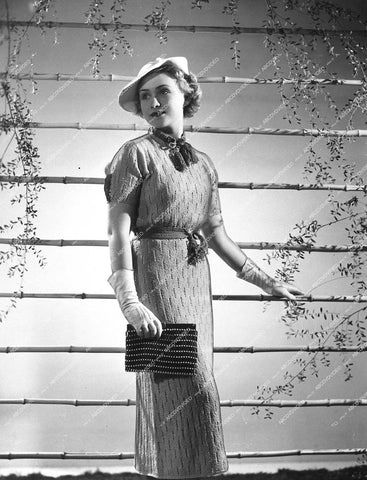 beautiful Alma Lloyd fashion portrait - 0436-011