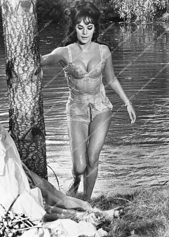 sexy and busty Natalie Wood all wet coming out of the water - unknown film - 0436-026