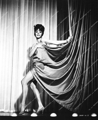 sexy Natalie Wood behind the curtain - 1962 film Gypsy - 0436-029