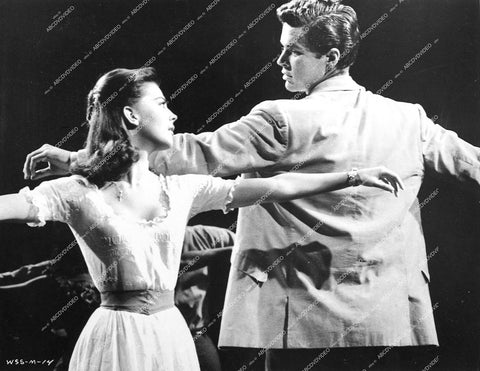 Natalie Wood dancing - 1961 film West Side Story - 0436-031