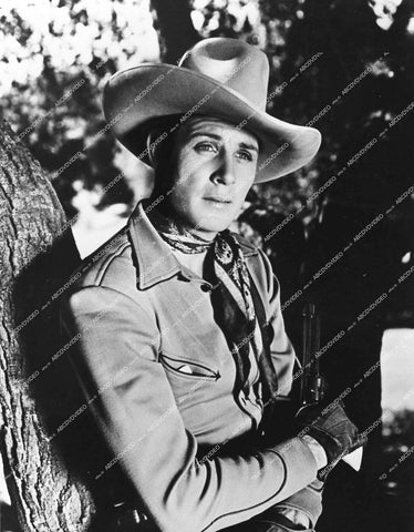 handsome cowboy Robert Livingston - 0440-004