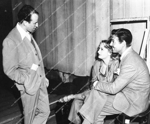 director Garson Kanin and Carole Lombard get visit from Clark Gable on set - 1940 film They Knew What They Wanted - 0440-031
