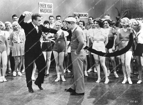 James Cagney, Frank McHugh and the dancing girls - 1933 film Footlight Parade - 0442-010
