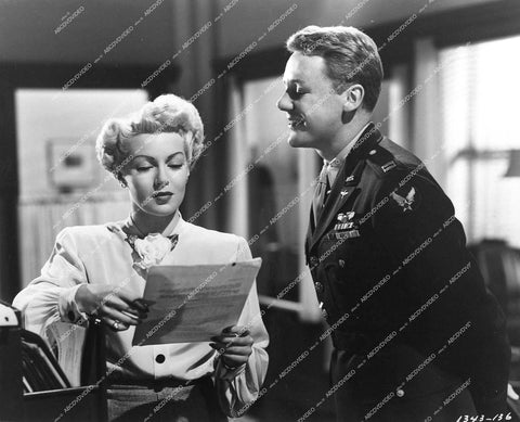 Lana Turner, Van Johnson - 1945 film Week-End at the Waldorf - 0442-024
