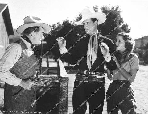 Charles Starrett, Charles King maybe, unknown leading lady - unknown film - 0443-019