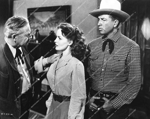 Dorothy Hart, Bruce Cabot, Griff Barnett - 1947 film Gunfighters - 0448-032