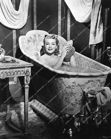 lovely Lana Turner in the bathtub - 1952 film The Merry Widow - 0451-010