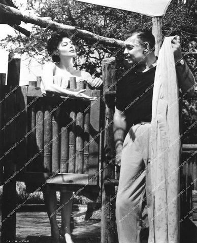 Clark Gable, Ava Gardner in the shower - 1953 film Mogambo - 0451-025