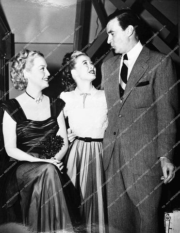 Jeanette MacDonald, Jane Powell, Walter Pidgeon behind the scenes on set - 1948 film Three Daring Daughters - 0453-013