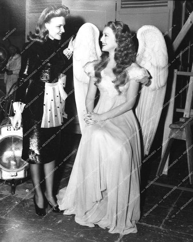 Jeanette MacDonald, Janis Carter behind the scenes - 1942 film I Married an Angel - 0454-007