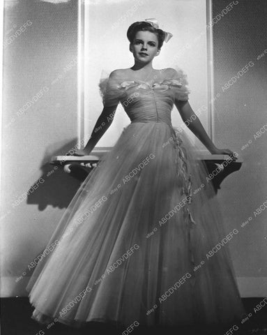 Judy Garland modeling her new dress 455-20 - 0455-020