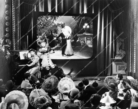 Jeanette MacDonald, Lew Ayres - 1939 film Broadway Serenade - 0456-004