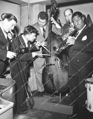 musicians Louis Armstrong, Mickey Rooney, Jack Teagarden, Barney Bigard - 1951 film The Strip - 0456-016