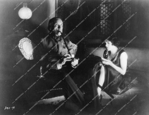 Renee Adoree, Edward Connelly - 1927 silent film The Show - 0462-020