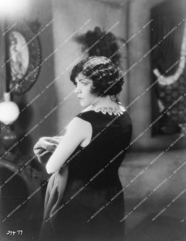 Renee Adoree - 1927 silent film The Show - 0462-035