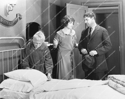 Eleanor Boardman, Tyrone Power Sr, Raymond Griffith, Wallace MacDonald, Ford Sterling, Heinie Conklin, Ruby Lafayette, Jane Mercer - 1923 silent film The Day of Faith - 0463-021