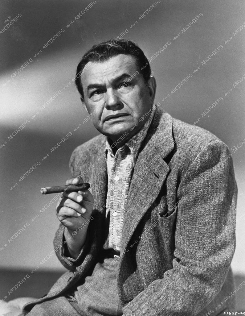 Edward G. Robinson portrait seated with his cigar 895-10 – ABCDVDVIDEO