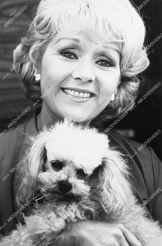 Debbie Reynolds portrait w her dog - 11004-035